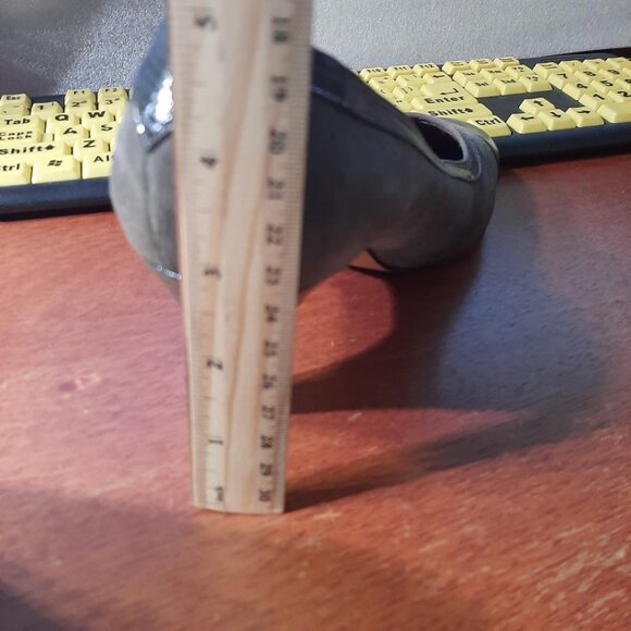 Vintage Red Cross Shoes Suede & Leather Gray Size 8 PreLoved Good Condition - Picture 5 of 6